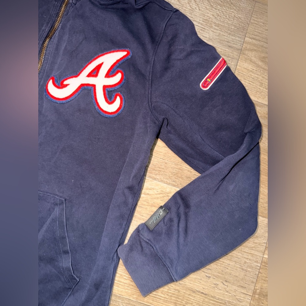 Pro Standard Atlanta Braves Navy Full-Zip Hoodie - Picture 7 of 11